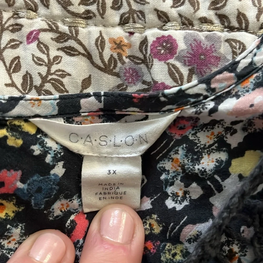 Caslon Long Sleeve Floral Blouse - Picture 8 of 9